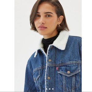 NWOT- Levi's Ex-Boyfriend Sherpa Trucker Jacket